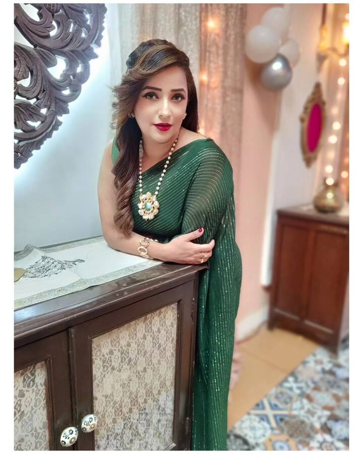 'बिग बॉस'मध्ये (Bigg Boss) अपूर्वाच्या (Apurva Nemlekar) खेळाडूवृत्तीने, तिच्या स्पष्टवाक्तेपणामुळे सर्वांचं लक्ष वेधलं. 'बिग बॉस'मुळे ती घराघरात लोकप्रिय झाली. (pc:apurvanemlekarofficial/ig)