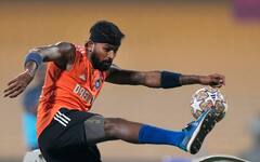 Hardik Pandya Controversy: 'করকে আয়া' থেকে কোটি টাকার ঘড়ি সহ বিমানবন্দরে আটক, হার্দিককে ঘিরে উঠেছে বিতর্কের ঝড়