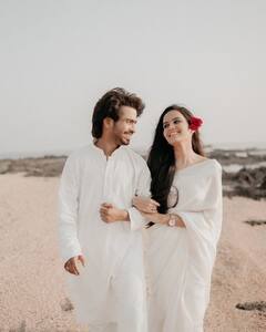 Prathamesh parab : 'प्रथमेश-क्षितीजा' चा समुद्रकिनारी रोमँटिक अंदाज, पाहा फोटो..