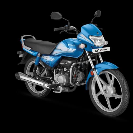 हीरो एचएफ डीलक्स 100 सीसी सेगमेंट में बहुत पॉपुलर है. इसमें लगा 97cc 'स्लॉपर' इंजन हीरो की i3S स्टॉप-स्टार्ट तकनीक से लैस है. टीवीएस स्पोर्ट की तरह, निचले वेरिएंट में किक स्टार्टर मिलता है, जबकि हाई वेरिएंट्स में इलेक्ट्रिक स्टार्टर की सुविधा मिलती है. इसकी एक्स शोरूम कीमत ₹59,998 से 68,768 रुपये के बीच है.