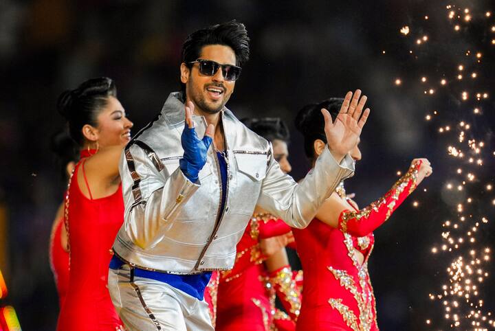 প্রথমবারের মহিলাদের আইপিএল জিতে নিয়েছিল হরমনপ্রীত কৌরের দল মুম্বই।