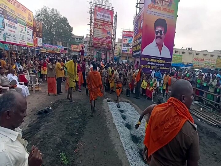 திண்டுக்கல் கோட்டை மாரியம்மன் கோயில் மாசித் திருவிழா; 3000 பக்தர்கள் பூக்குழி இறங்கி  வழிபாடு