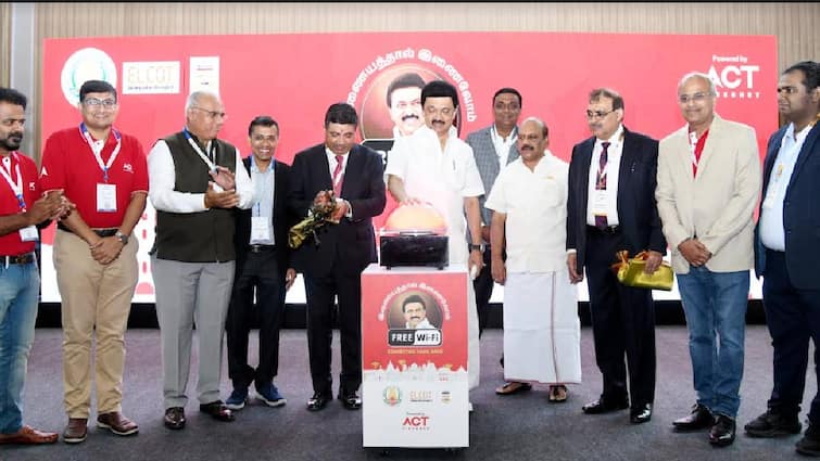Tamil Nadu Chief Minister M.K. Stalin has said that 1000 Wi-Fi hotspots have been announced in Chennai. TN CM MK Stalin: சென்னை வாசிகளே! இனி வை-ஃபை பத்தி கவலை வேண்டாம்.. முதல்வர் சொன்ன மாஸ் அறிவிப்பு..