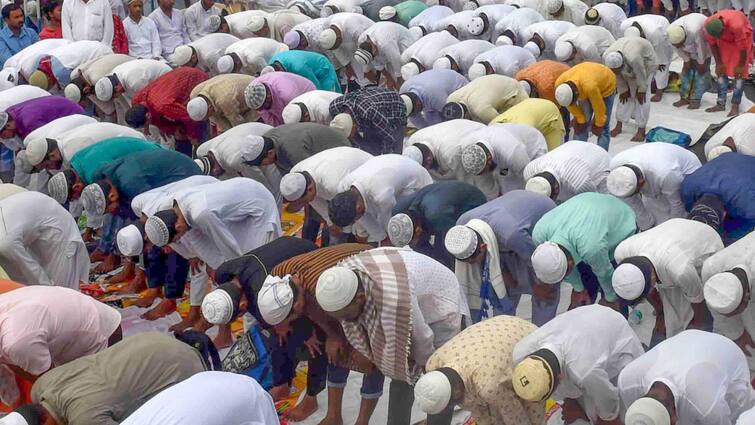 Akhoondji mosque Shab e Barat Delhi HC refuses to permit offering of prayers महरौली की 'अखूंदजी मस्जिद' में शब-ए-बरात पर खास इबादत कर पाएंगे? दिल्ली HC ने दिया फैसला