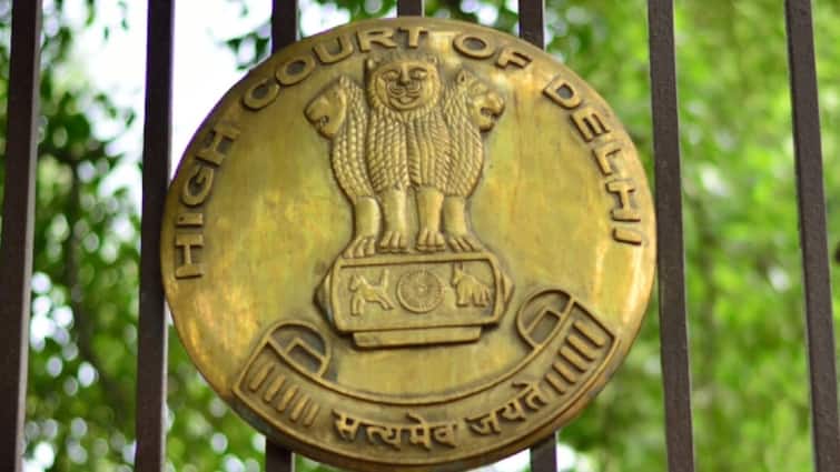 High Court observation on unauthorised constructions going on disputed Waqf properties Delhi: दिल्ली वक्फ की विवादित संपत्तियों पर निर्माण से HC नाराज, कहा- 'किसी को करनी होगी निगरानी'