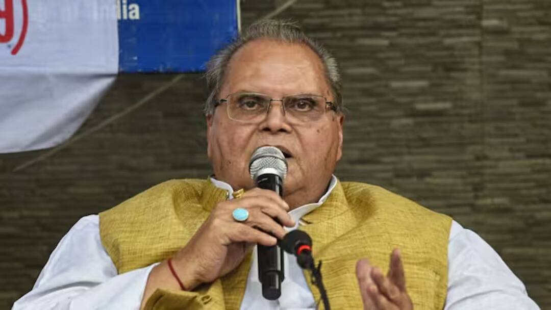 Satyapal Malik: பாஜக, பிரதமர் மோடியை விமர்சிக்கும் முன்னாள் ஆளுநர் சத்யபால் மாலிக் - ஊழல் வழக்கில் 30 இடங்களில் சிபிஐ சோதனை CBI Raids Premises Linked To Ex Guv Satyapal Malik In Hydroelectric Project Case who critics pn modi Satyapal Malik: பாஜக, பிரதமர் மோடியை விமர்சிக்கும் முன்னாள் ஆளுநர் சத்யபால் மாலிக் - ஊழல் வழக்கில் 30 இடங்களில் சிபிஐ சோதனை