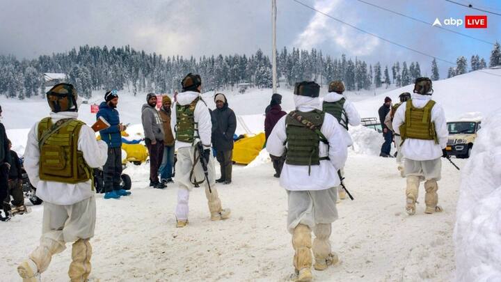 हिमाचल प्रदेश का हाल - 24 फरवरी की रात से एक ताज़ा पश्चिमी विक्षोभ पश्चिमी हिमालयी क्षेत्र को प्रभावित कर सकता है. इस जह से 24-27 फरवरी के दौरान पश्चिमी हिमालयी क्षेत्र में हल्की बारिश की संभावना है. ऐसे मं हिमाचल प्रदेश के भी कई इलाकों में बारिश हो सकती है.