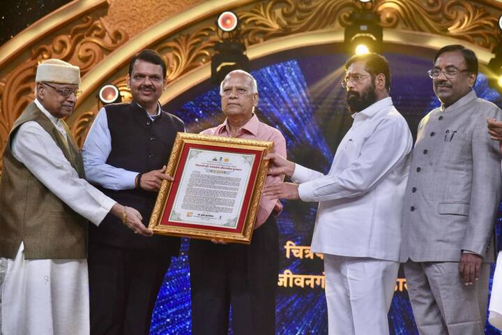 वरळी येथील डोम, एनएससीआय येथे गुरुवारी सायंकाळी 6.30 वाजता हा सोहळा पार पडला. (Photo Credit : CMO)