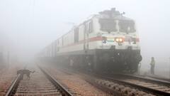 Train Luggage: ट्रेन से कैसे भेज सकते हैं पार्सल, कितना लगता है पैसा?