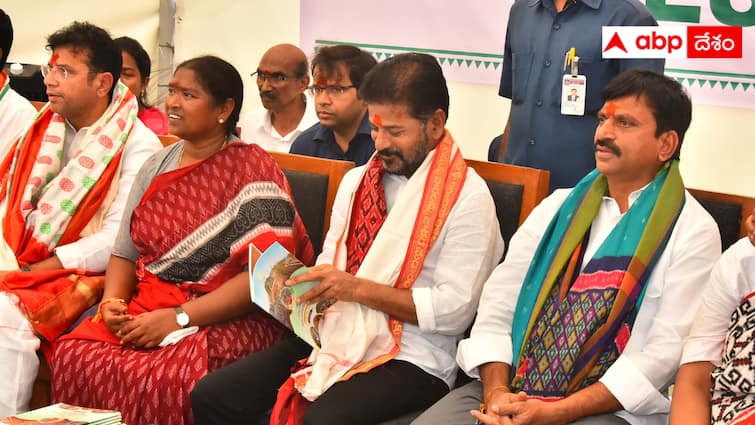 500 per gas cylinder and 200 units of free electricity schemes will come into force from Monday In Telangana Priyanka Gandhi  Telangana Tour :  సోమవారం నుంచి గ్యాస్, కరెంట్ గ్యారంటీల అమలు - ప్రారంభించనున్న ప్రియాంకా గాంధీ