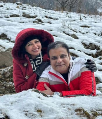 भाग्यश्री अपने प्रोफेशनल काम से जुड़ी तस्वीरें और वीडियो इंस्टाग्राम पर शेयर करती रहती हैं. साथ ही अपने पति और बच्चों के साथ भी तस्वीरें शेयर करती हैं. भाग्यश्री और हिमालय का साथ तब से अब तक बना हुआ है, वे एक रिएलिटी शो में भी नजर आए थे.