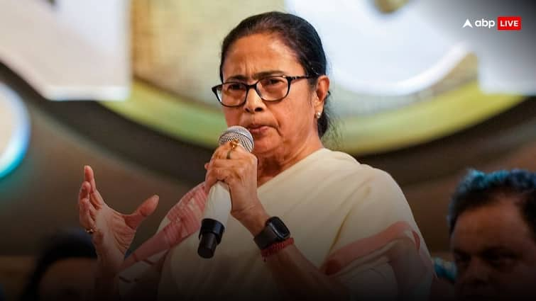 Mamata Banerjee says Ready to give up life but will not allow CAA Attack On BJP Mamata Banerjee On CAA: 'रमजान से पहले जानबूझ कर सीएए लेकर आई बीजेपी', ममता बनर्जी ने लगाया आरोप