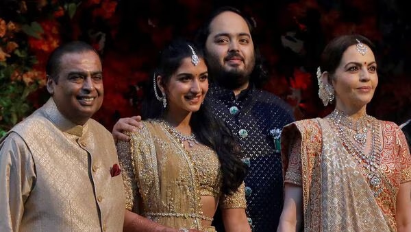 Anant Ambani-Radhika Wedding: முகேஷ் அம்பானி வீட்டில் டும் டும் டும்: பங்கேற்க போகும் முக்கிய பிரபலங்கள்!  முழு லிஸ்ட் இதோ!