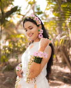 Prathamesh - Kshitija Wedding :  'गजर झाला दारी, साजनाची स्वारी आली' दगडूच्या पराजूचे हळदीचे फोटो समोर!