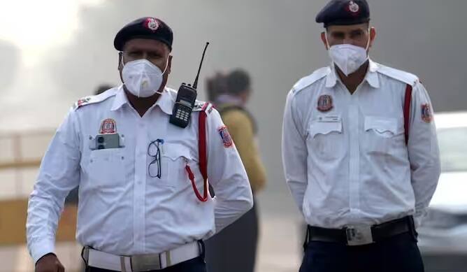 જો તમે ટ્રાફિકના નિયમોનું ઉલ્લંઘન કરો છો, તો પોલીસ તમને ચલણ મોકલશે અને ભારે દંડ વસૂલવામાં આવશે.