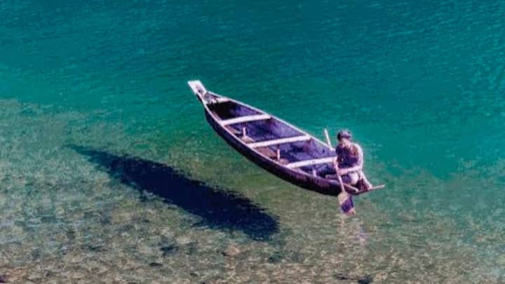 लेकिन क्या आपको पता है दुनिया की सबसे साफ नदी कौन सी है और किस देश में है. चलिए जानते हैं इस नदी के बारे में.