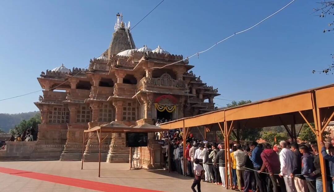 Aravalli Shamlaji Temple: today is Mah Purnima in Shamlaji Mandir, Lakh devotees reached at shamlaji mandir Shamlaji Temple: મહા પૂનમ નિમિત્તે શામળાજી મંદિર ભક્તોનું ઘોડાપુર, વહેલી સવારથી જ દર્શનાર્થીઓની લાગી કતારો