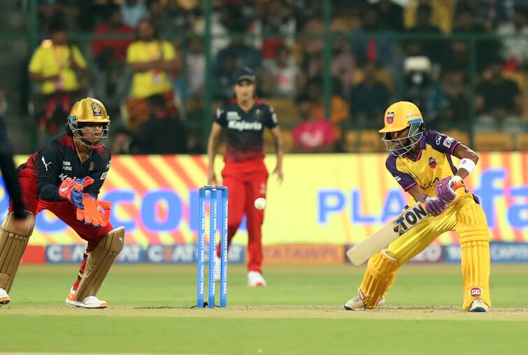 royal-challengers-bangalore beats UP Warriors by 2 runs, Shobhana gets five wickets RCB vs UPW: રોયલ ચેલેન્જર્સ બેંગ્લોરે યુપી વોરિયર્સને 2 રને હરાવ્યું, શોભનાએ લીધી 5 વિકેટ