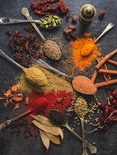 Indian Spices Benefits : आपल्या स्वयंपाकघरात ठेवलेले हे मसाले सुपरफूड्सपेक्षा कमी नाहीत, मधुमेहासह या समस्यांपासून देतात आराम !