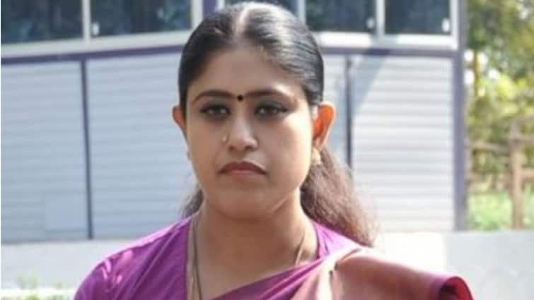 Tamil Nadu: Congress MLA Vijayadharani Joins BJP, Says 'PM Modi's Leadership Important For Nation' Tamil Nadu: Congress MLA Vijayadharani Joins BJP, Says 'PM Modi's Leadership Important For Nation'