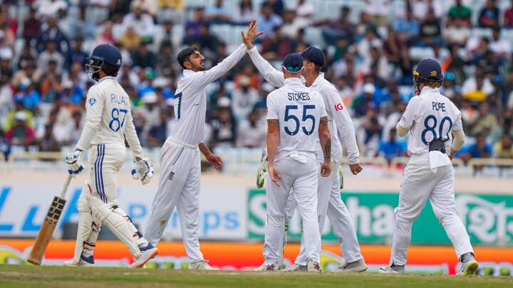 ইংল্যান্ডের ৩৫৩ রানের জবাবে ভারতের স্কোর দ্বিতীয় দিনে ২১৯/৭। শোয়ব ৩২ ওভারে ৮৪ রানের বিনিময়ে ৪ উইকেট তুলে নিয়েছেন।