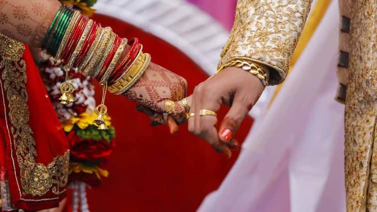 Ahmedabad News: An eye-opening case for marriage aspirants in Ahmedabad, the girl extorted rupees from the young man after Ahmedabad: લગ્નવાંછુકો માટે આંખ ઉઘાડનારો કિસ્સો, યુવતીએ યુવક પાસેથી પડાવ્યા રૂપિયાને પછી.....