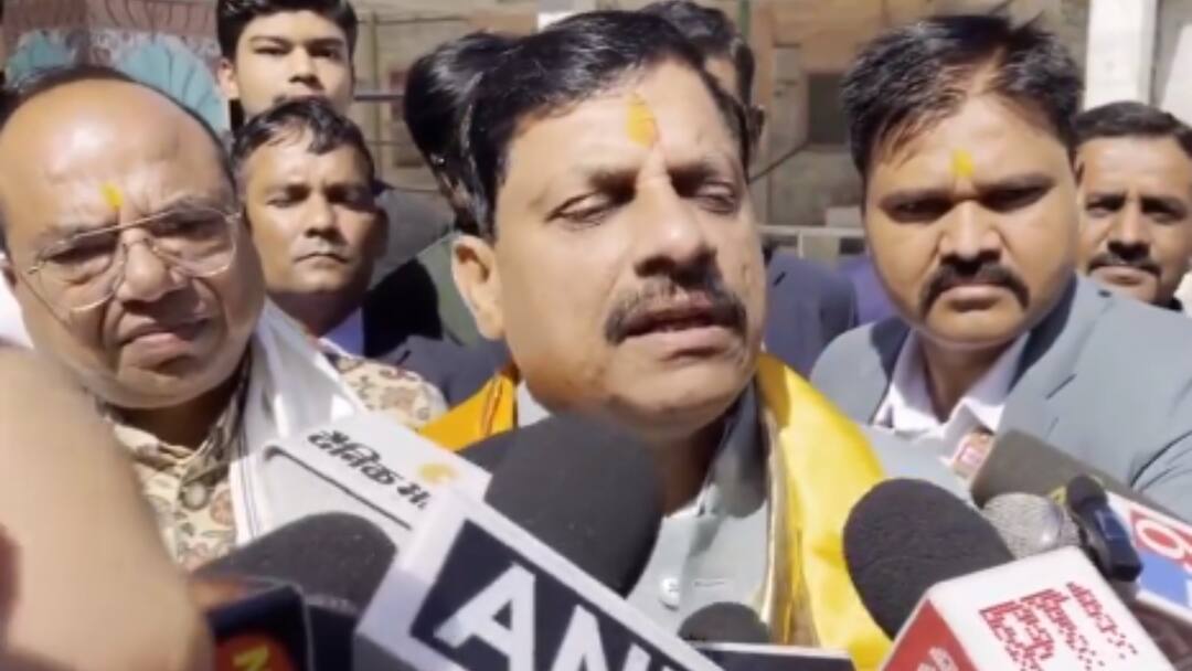 MP CM Mohan Yadav Offers Prayers At Brahma Temple In Ajmer Pushkar On Son Vaibhav Yadav Wedding ann Rajasthan: 'भगवान ब्रह्मा की शरण में आया हूं', CM मोहन यादव ने बेटे की शादी से पहले ब्रह्मा मंदिर में की पूजा