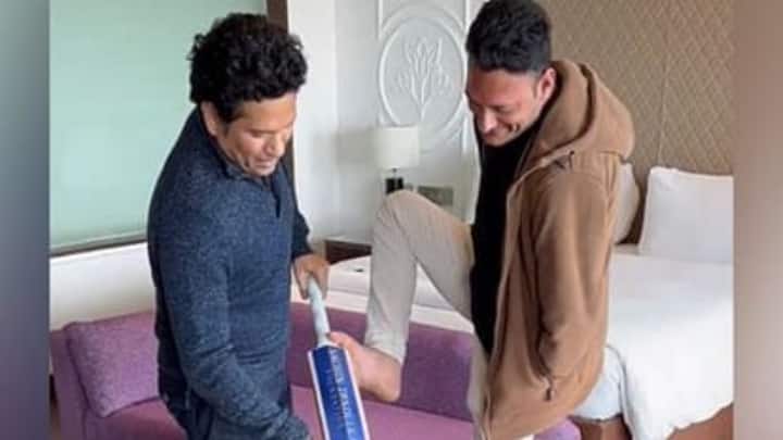 Sachin Tendulkar Gave A Special Gift To Para Cricket Team Captain Amir Hussain Latest Sports News Watch: सचिन ने पैरा क्रिकेट टीम के कप्तान आमिर को दिया स्पेशल गिफ्ट, कहा- रियल हीरो, प्रेरित करते रहें