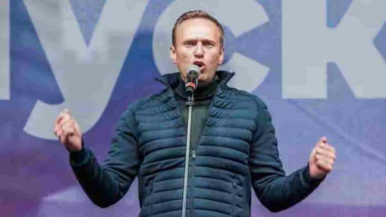 Alexei Navalny Death Russian Government Threatens To Bury Navalny Dead Body On Arctic Prison Ground Gives Ultimatum To Family रूसी सरकार ने नवलनी को जेल में ही दफनाने की दी धमकी, परिवार ने किया विरोध