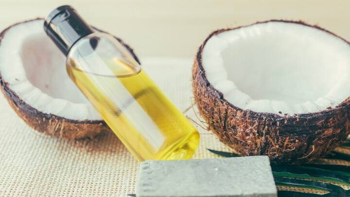 কিন্তু নারকেলের ছোবড়াও কম যায় না গুণে। নারকেলের ছোবড়া পোড়ালে কালো হয়ে যায়। (ছবি সৌজন্য - ফ্রিপিক)