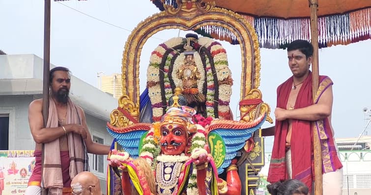 Kanchi Kamakshi Amman Temple Brahmotsavam festival Sarabham got up in the morning and appeared to the devotees - TNN சரபம் வாகனத்தில் எழுந்தருளிய காமாட்சி அம்மன்..காஞ்சி பக்தர்கள் பரவசம்..!