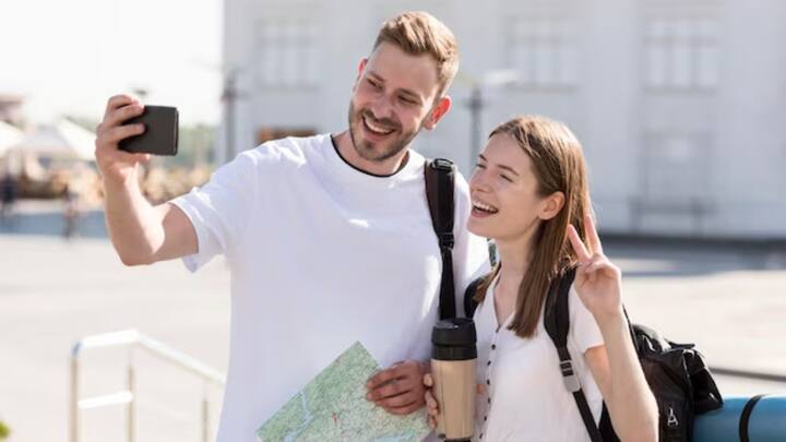 नौकरी या समय की समस्याओं के कारण पति और पत्नी के बीच इन मामलों पर तनाव होता है. कुछ नौकरी क्षेत्र हैं जहां किसी को दिन की शिफ्ट और रात की शिफ्ट दोनों में काम करना पड़ता है. इस परिस्थिति में यह संभावना है कि आप अब दिन की शिफ्ट में हों, लेकिन भविष्य में आपको रात की शिफ्ट में काम करना पड़े या काम से संबंधित दूर जाना पड़े. इस परिस्थिति में आपको अपने नौकरी और करियर के बारे में भी बातचीत करनी चाहिए.