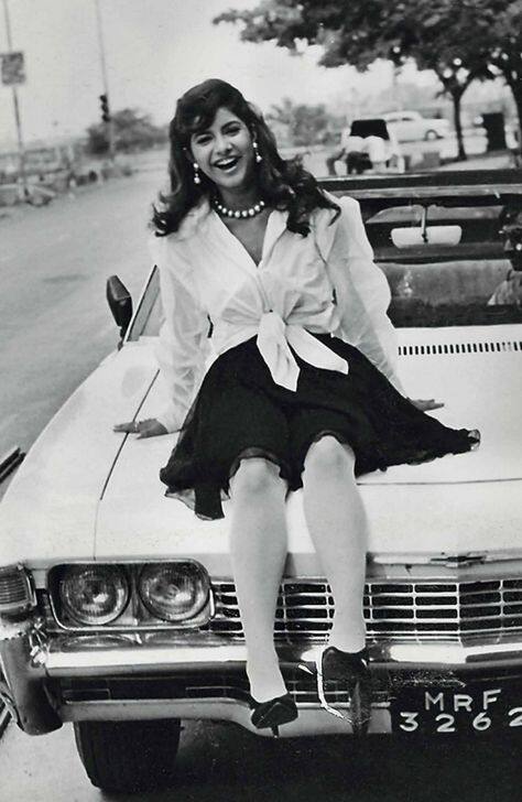 ਮੀਡੀਆ ਰਿਪੋਰਟਾਂ ਮੁਤਾਬਕ ਦਿਵਿਆ ਭਾਰਤੀ ਨੇ ਫਿਲਮ ਨਿਰਮਾਤਾ ਸਾਜਿਦ ਨਾਡਿਆਡਵਾਲਾ ਨਾਲ ਗੁਪਤ ਵਿਆਹ ਕੀਤਾ ਸੀ, ਜਿਸ ਲਈ ਉਨ੍ਹਾਂ ਨੇ ਇਸਲਾਮ ਵੀ ਕਬੂਲ ਕਰ ਲਿਆ ਸੀ। ਵਿਆਹ ਨੂੰ ਲੁਕਾਉਣ ਦਾ ਮਕਸਦ ਦਿਵਿਆ ਭਾਰਤੀ ਦਾ ਕਰੀਅਰ ਸੀ ਜੋ ਉਸ ਸਮੇਂ ਸਿਖਰ 'ਤੇ ਸੀ।