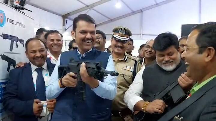 देवेंद्र फडणवीस यांचा नेम कुणावर, गेम कुणाचा? असा प्रश्न आता उपस्थित होत आहे.