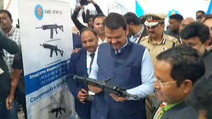 संरक्षण उत्पादन क्षेत्रात महत्त्वपूर्ण योगदान देण्यासाठी राज्यातील सूक्ष्म, लघु आणि मध्यम उद्योगांना सक्षम करणारा महाराष्ट्रातील अशा प्रकारचा हा पहिलाच डिफेन्स एक्स्पो आहे.