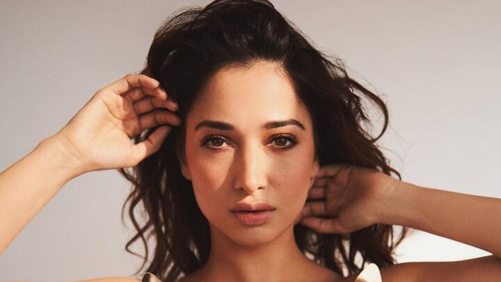 অভিনেত্রীর কথায়, 'মৃত্যু এমন একটি বিষয় যাকে আমি আশা করি যে একদিন আমরা মানুষ হিসাবে আলিঙ্গন করতে শিখব এবং ভয় পাব না আর। কারণ আমি আমার বাবা মা ও প্রিয়জনেদের হারিয়ে ফেলার আতঙ্কে থাকি। মানুষকে চলে যেতে দেখা একেবারেই সহজ নয়।'  ছবি: ইনস্টাগ্রাম