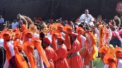 Sharad Pawar Viral Images: कुछ इस अंदाज में डोली से रायगढ़ किले पहुंचे शरद पवार, वायरल हुई तस्वीरें