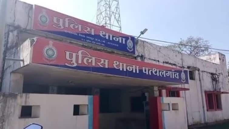 Chhattisgarh Cyber Crime News Cyber ​​​​thugs stole Rs 17 lakh from Jashpur Youth Bank Account ann Chhattisgarh: शॉर्टकट तरीके से अमीर बनने का लालच युवक को पड़ा महंगा, साइबर ठगों ने उड़ाये 17 लाख रुपये