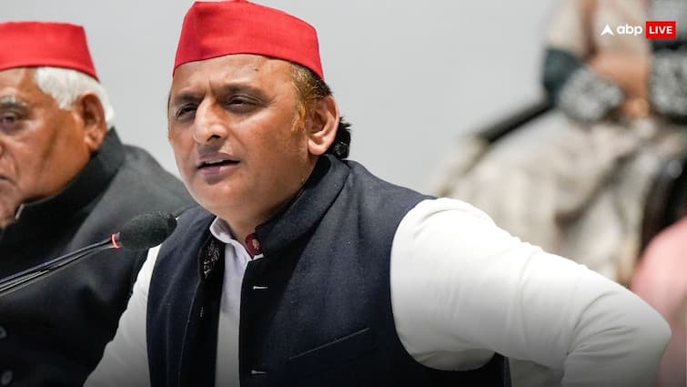 Rajya sabha election 2024 up  8 MLAs did not attend akhilesh yadav dinner Rajya Sabha Election 2024: अखिलेश यादव की डिनर पार्टी का 'स्वाद' बिगड़ा, नहीं पहुंचे सपा के आठ विधायक, देखें लिस्ट