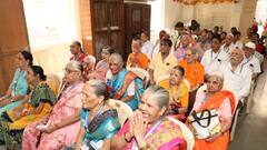 गिरगावच्या श्याम सदन गणेशोत्सव मंडळाकडून सर जेजे धर्मशाळेतील ज्येष्ठ नागरिकांसाठी आपुलकीचा हात