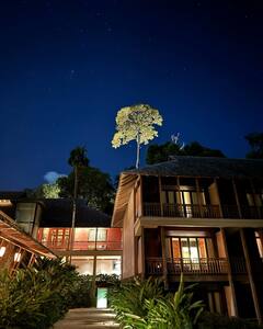 Samantha Ruth Prabhu Enjoys Holiday In Malaysia, See Pics