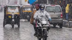 Weather Update : আগামীকাল ফের ভিজবে পাহাড়, বজ্রবিদ্যুৎ-সহ বৃষ্টির আশঙ্কা কলকাতা-সহ দক্ষিণবঙ্গে