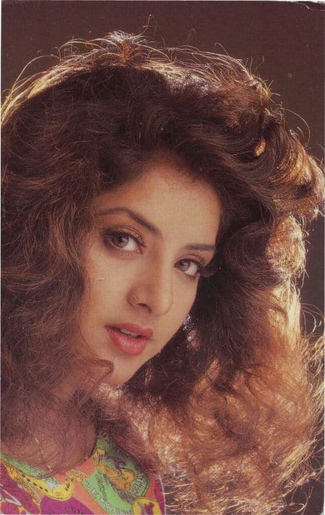 ਦਿਵਿਆ ਭਾਰਤੀ ਦੀ ਮੌਤ ਦੇ ਸਮੇਂ, ਉਹ ਸਿਰਫ 19 ਸਾਲ ਦੀ ਸੀ ਅਤੇ ਇਸੇ ਉਮਰ ਵਿੱਚ ਉਸਨੇ ਸਫਲਤਾ, ਵਿਆਹ, ਪਿਆਰ ਅਤੇ ਇੱਕ ਦਰਦਨਾਕ ਮੌਤ ਦੇਖੀ। ਬਾਲੀਵੁੱਡ ਦੇ ਇਤਿਹਾਸ 'ਚ ਦਿਵਿਆ ਭਾਰਤੀ ਨੂੰ ਹਮੇਸ਼ਾ ਯਾਦ ਰੱਖਿਆ ਜਾਵੇਗਾ ਅਤੇ ਉਹ ਆਪਣੀਆਂ ਫਿਲਮਾਂ ਰਾਹੀਂ ਪ੍ਰਸ਼ੰਸਕਾਂ ਦੇ ਦਿਲਾਂ 'ਚ ਹਮੇਸ਼ਾ ਜ਼ਿੰਦਾ ਰਹੇਗੀ।