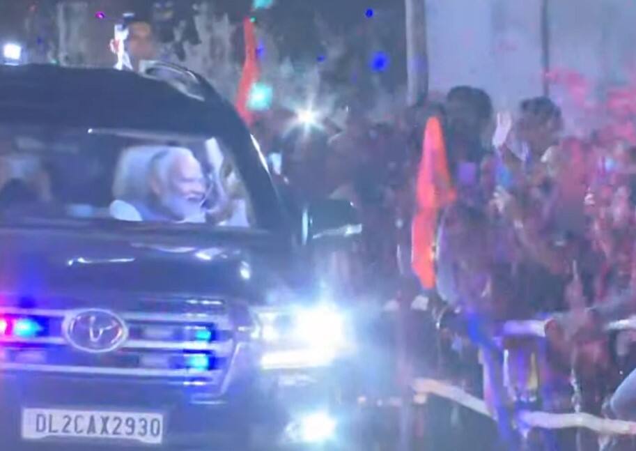 PM Modi road show in Jamnagar  PM Modi in Gujarat: PM મોદીનો જામનગરમાં ભવ્ય રોડ શો,હજારોની સંખ્યામાં લોકો રસ્તા પર ઉમટ્યા
