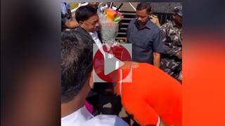 Kiran Samant:  किरण सामंतांचा नारायण राणेंचा आशीर्वाद घेतानाचा व्हिडीओ व्हायरल, लोकसभा उमेदवारी मिळाल्याच्या चर्चांना उधाण