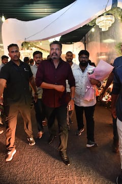 తమిళ దర్శకుడు శంకర్, ఉస్తాద్ రామ్ కూడా - ఆశిష్ రిసెప్షన్‌కు ఎవరెవరు వచ్చారో చూశారా?