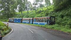 Darjeeling Tourist Places: दार्जीलिंग जाएं तो न भूलें ये चीजें देखना, यात्रा में लग जाएगा चार चांद