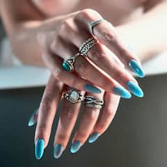 Long Nails : तुम्हाला लांब नखे आवडतात ? हे उपाय करा !
