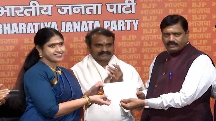 congress mls vijaya dharani joined bjp at delhi today Vijaya Dharani: பாஜகவில் இணைந்தார் காங்கிரஸ் எம்.எல்.ஏ விஜயதாரணி..