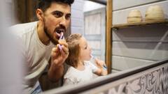 Health Tips: ब्रश करने के दौरान क्या आपके भी दांतों से निकलने लगता है खून, हल्के में न लें क्योंकि...